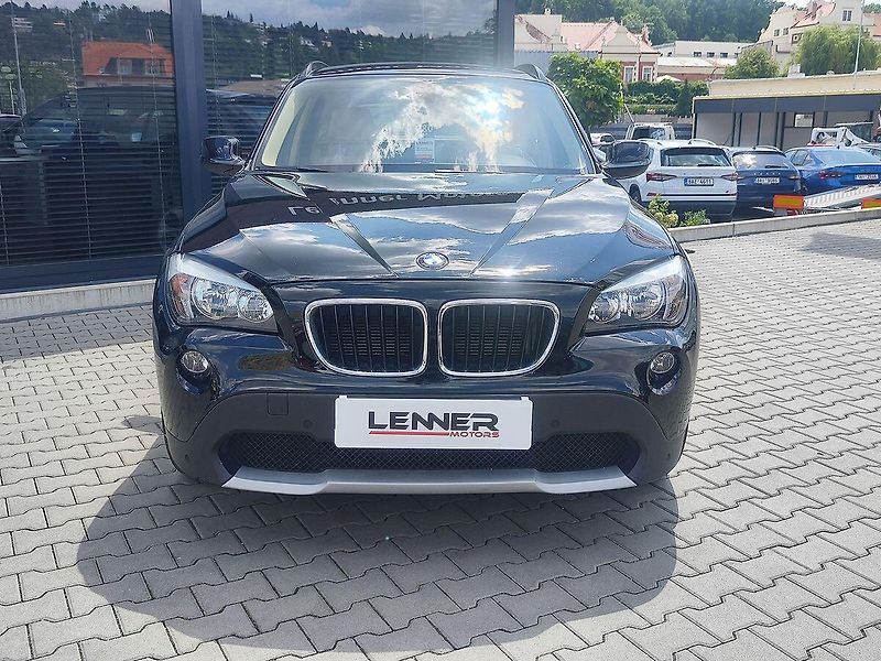 BMW X1 2.0i/135kW xDrive - fotka 2 z 24