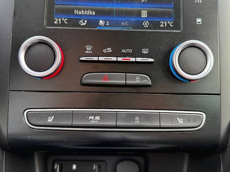 Renault Mégane (2017) 1.6 TCe 151 kW GT EDC - fotka 15 z 22