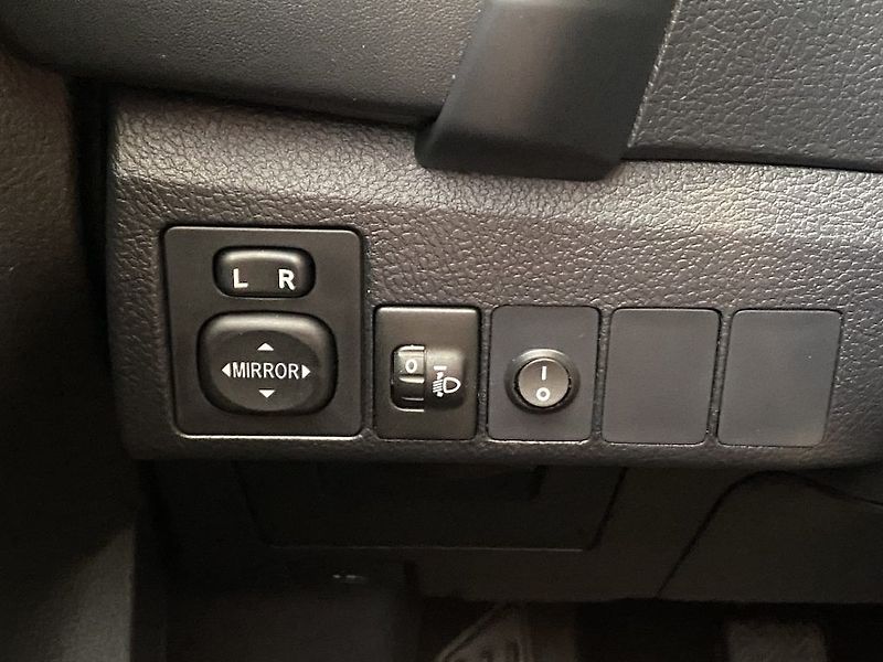 Toyota Auris 1.4D, ČR, Active, manual - fotka 26 z 29
