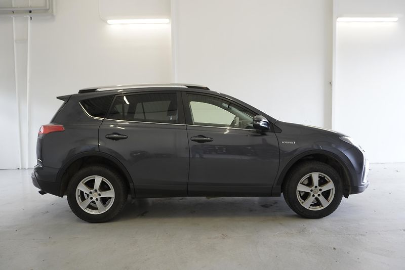 Toyota RAV4 2,5 HYBRID 4X2 AUT. - fotka 4 z 30