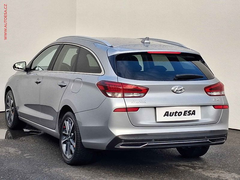 Hyundai i30 (2022) 1.5T-GDi 48V MHEV, ČR, Style - fotka 6 z 19