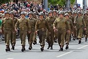 Plzní projel Konvoj svobody. Stovky kusů historické vojenské techniky v neděli projely z Bor do centra města. Ulice lemovaly tisíce diváků