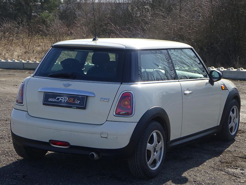 Mini One 1.4 70kW KLIMA SERVIS - fotka 18 z 20