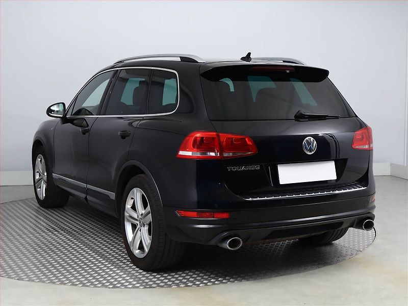 Volkswagen Touareg (2012) Business 3.0 TDI, 4X4 - fotka 4 z 23