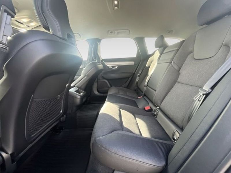 Volvo V90 CC B4 AWD Core NezTop Tažné - fotka 11 z 20