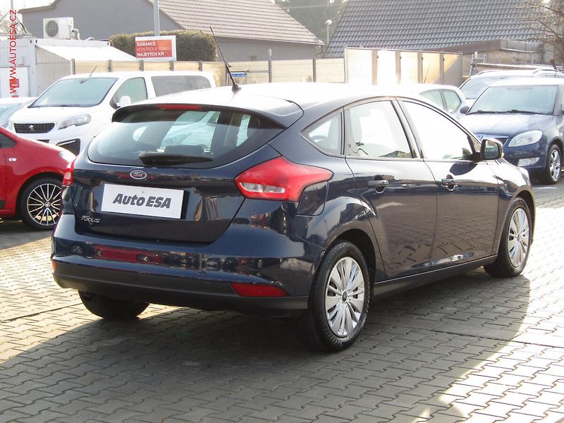 Ford Focus (2015) 1.6i, ČR, AC, STK12/27 - fotka 4 z 18
