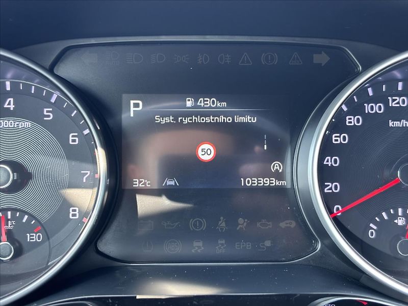 Kia Ceed 1,5 AT GT Line ZÁRUKA TÁŽNÉ - fotka 44 z 47