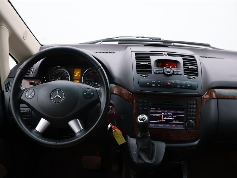 Mercedes-Benz Viano 3,0 CDI 7míst Aut.165kW CZ DPH - fotka 18 z 25