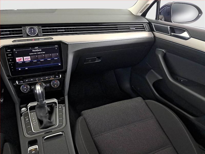 Volkswagen Passat (2018) 2.0 TDI, Automat, Navi - fotka 8 z 20