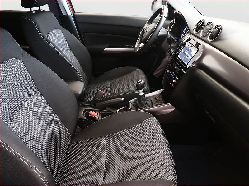 Suzuki Vitara (2022) 1.4 BoosterJet - fotka 9 z 16