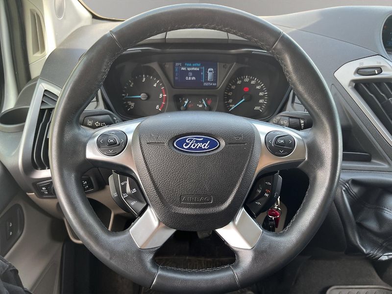 Ford Tourneo Custom (2014) L1 2.2 TDCi 114kW, Tažné - fotka 10 z 23