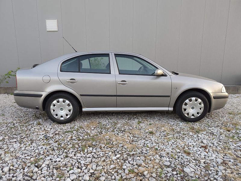 Škoda Octavia TOUR, 1.6i - LPG, ČR - fotka 7 z 14