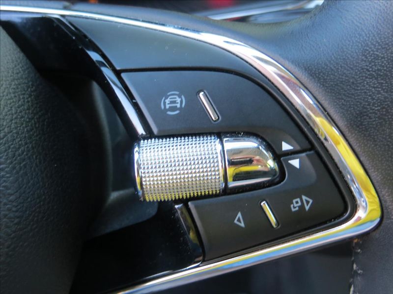 Škoda Superb 2,0 TDI Ambition DSG ČR - fotka 20 z 24