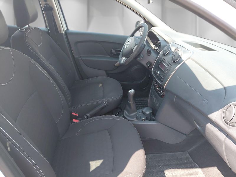 Dacia Logan (2014) 1.2 16V Arctica   - fotka 23 z 24