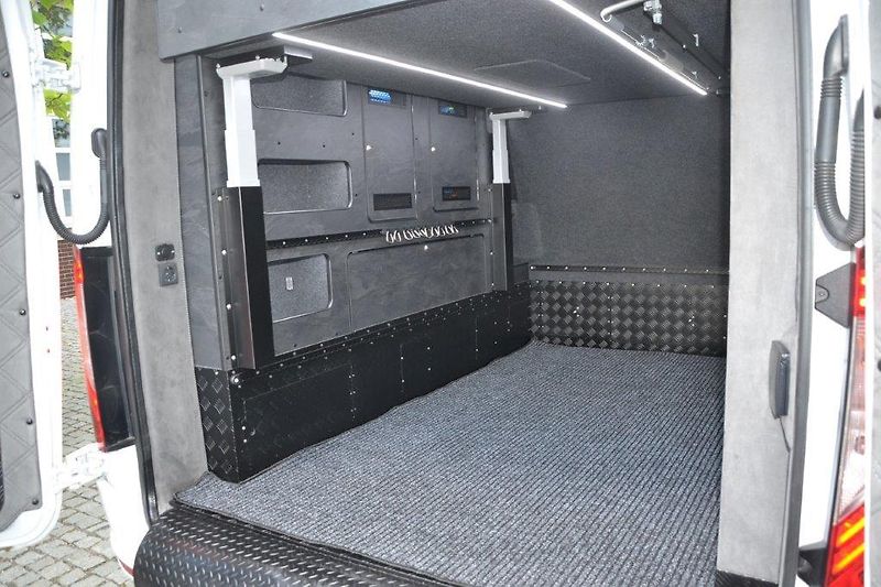 Mercedes-Benz Sprinter 319 Camper Family - fotka 24 z 50