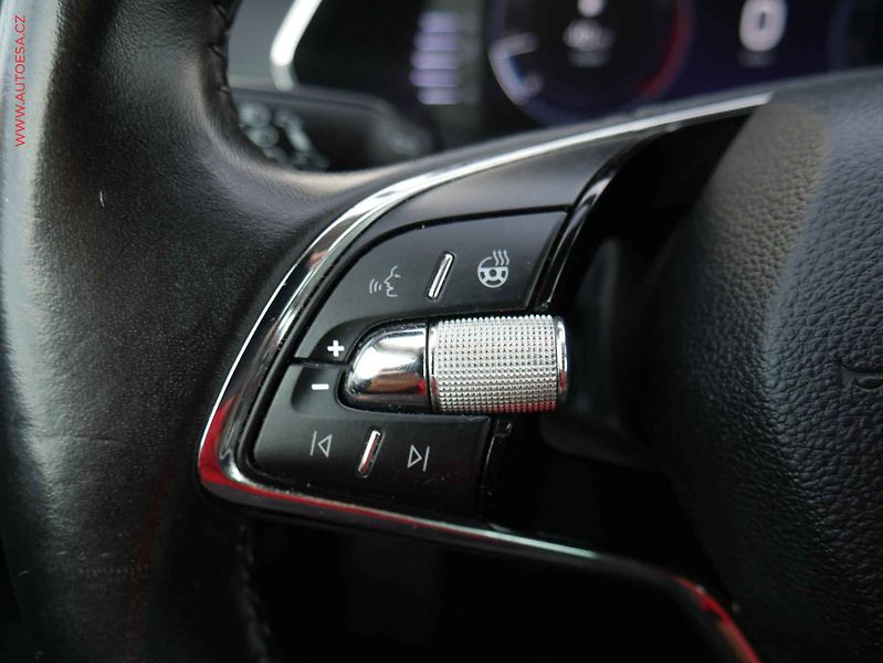 Škoda Octavia (2020) 1.5 TSi, Ambition, LED, navi - fotka 14 z 19