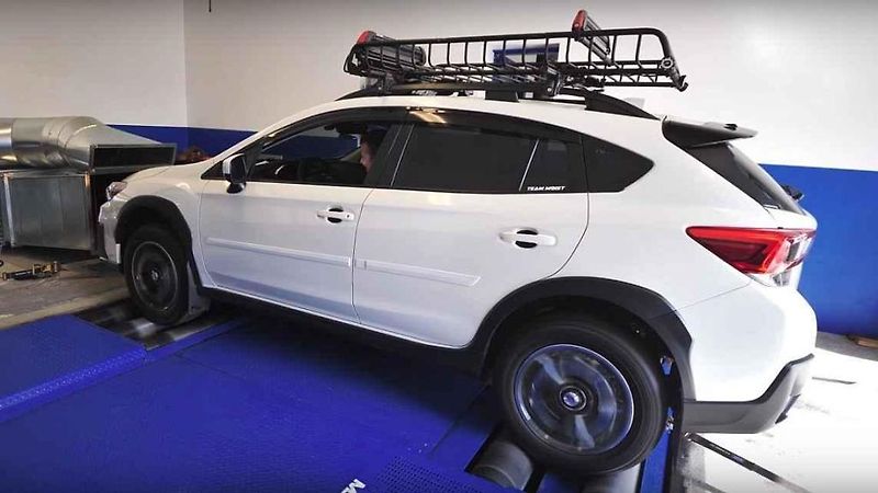 Subaru CrossTrek na nových terénních kolech.