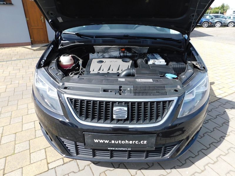 Seat Alhambra (2014) 2.0 TDi 4x4 7.MÍST - fotka 33 z 48