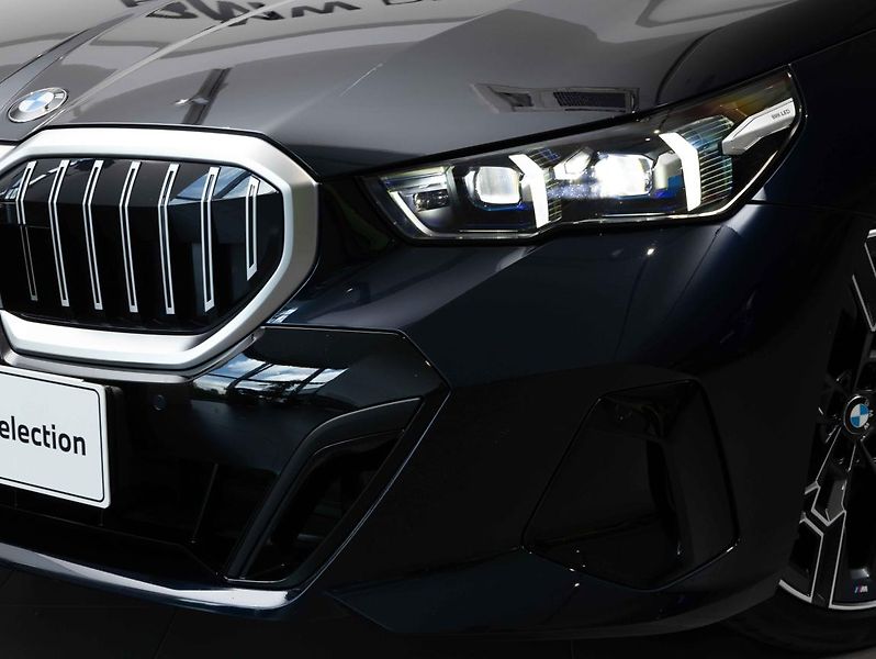 BMW Řada 5 520d xDrive - fotka 7 z 21
