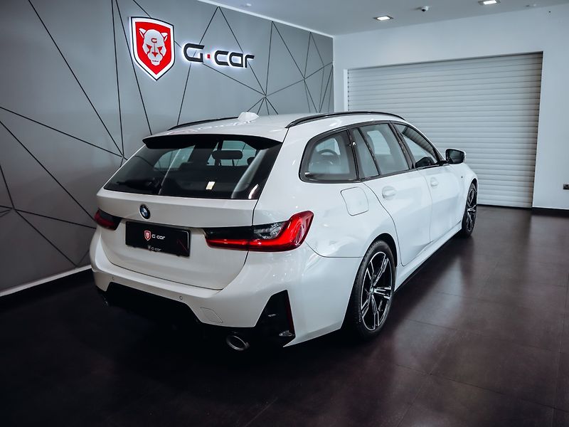 BMW Řada 3 320d xDrive Touring M-Paket - fotka 5 z 29