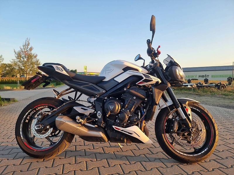 Triumph Street Triple 765 R (2025) - fotka 1 z 7