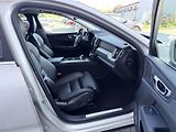 Volvo XC60 B4 AWD INSCRIP. // nezáv. top. - náhled 17