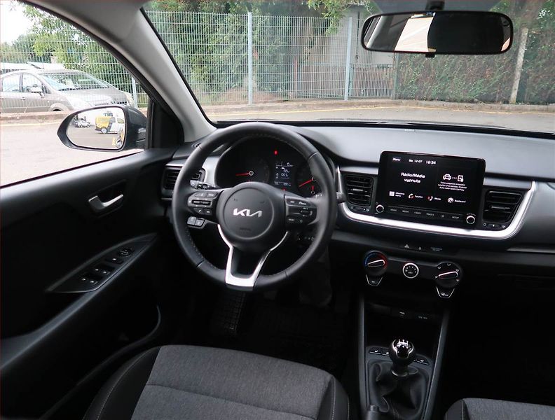 Kia Stonic (2023) 1.2 DPI, ČR,1.maj, Serv.kniha - fotka 7 z 19