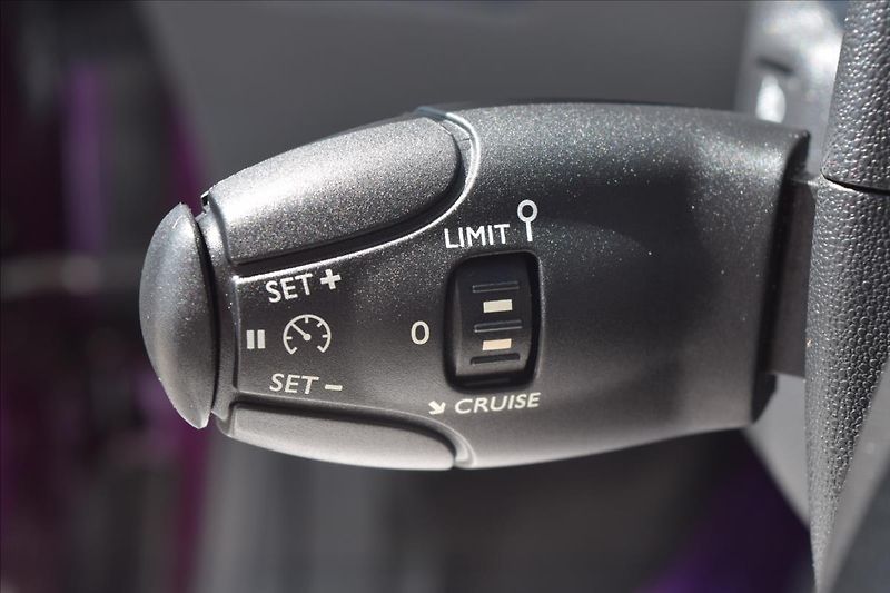 Citroën C3 1,2 i 60KW NÍZKÉ KM ALU PO STK - fotka 29 z 42