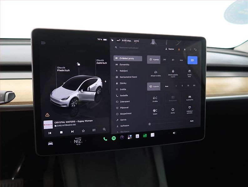 Tesla Model Y (2022) Long Range AWD 79kWh, SoH 93% - fotka 18 z 33