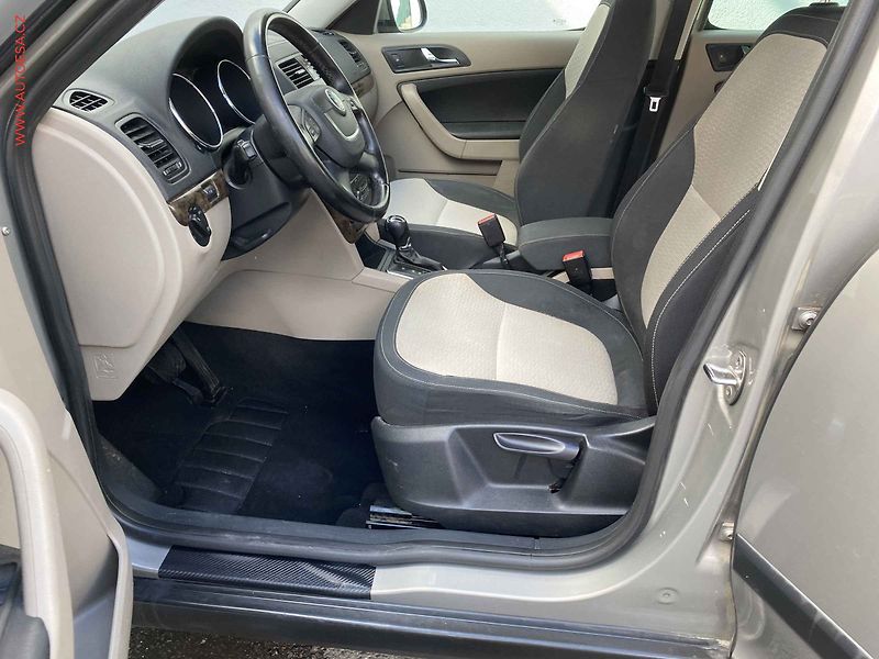 Škoda Yeti (2013) 1.4 TSi, Elegance, DSG - fotka 9 z 17