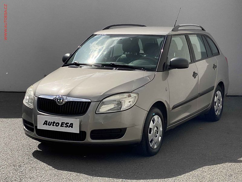 Škoda Fabia (2008) 1.2i, AC, STK8/28 - fotka 3 z 17