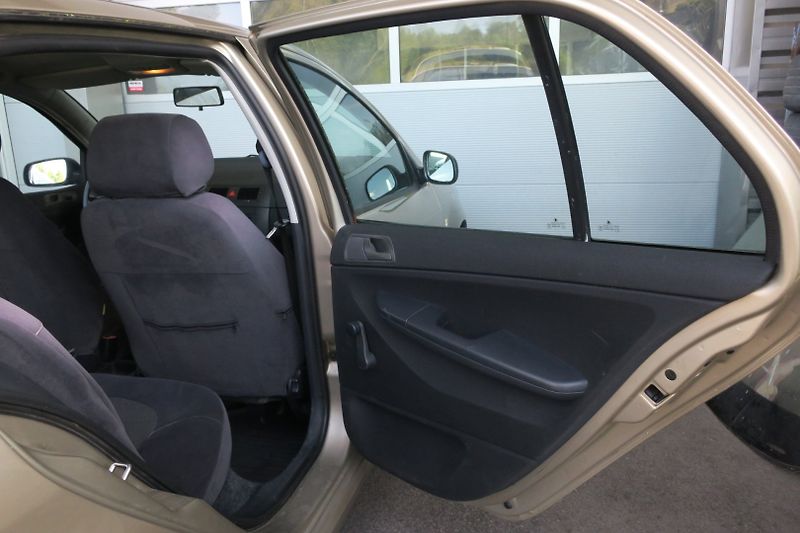 Škoda Fabia (2005) 1,2 47 kW Klima ČR STK do 7/28 - fotka 18 z 33