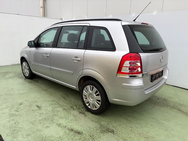 Opel Zafira 1.6, 110kW, 7Míst, CNG+BENZÍN - fotka 4 z 25
