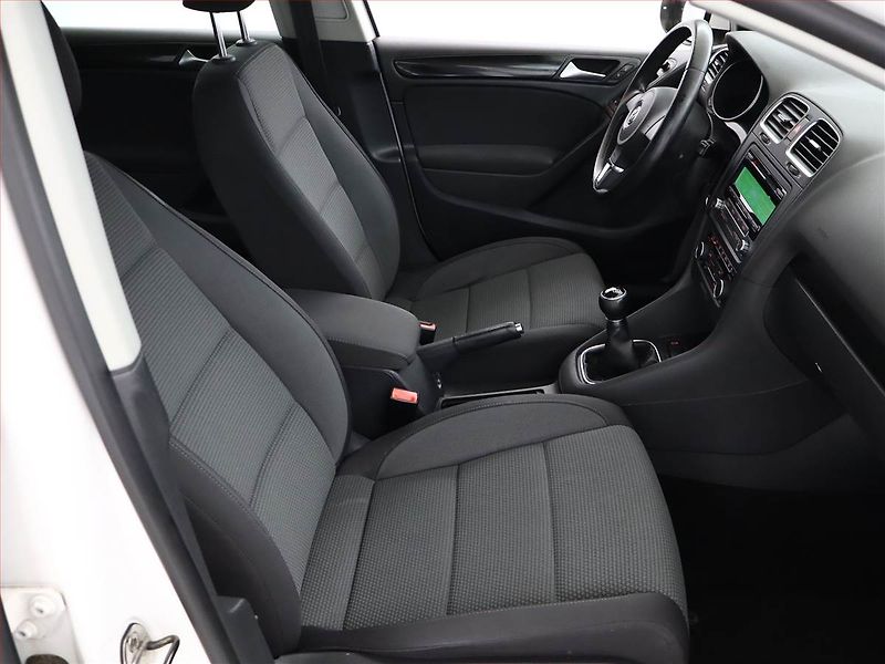 Volkswagen Golf (2012) 1.2 TSI, Tempomat - fotka 7 z 14