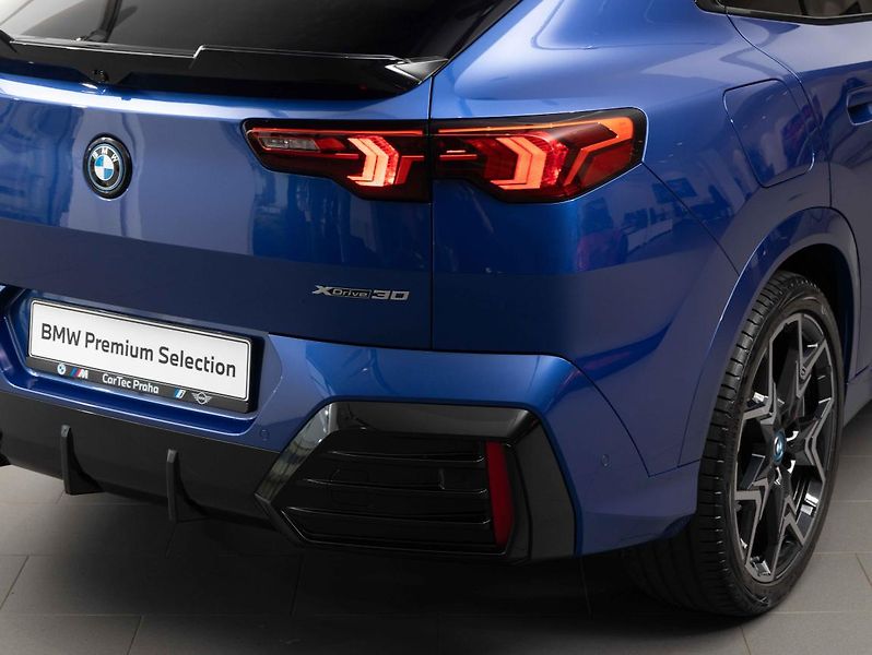 BMW iX2 xDrive30 - fotka 9 z 22