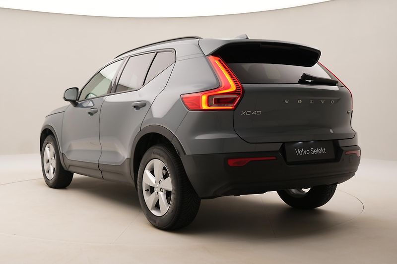 Volvo XC40 T2 KINETIC AUT - fotka 11 z 39