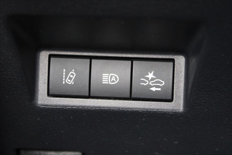 Toyota Yaris 1,5 VVT-i  ČR,A/T,SELECTION - fotka 25 z 29