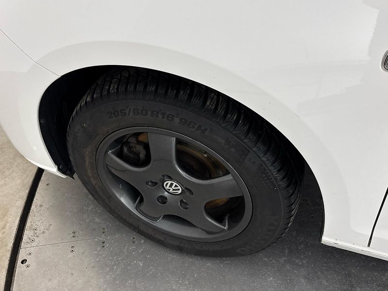 Volkswagen Caddy California Maxi - fotka 30 z 30