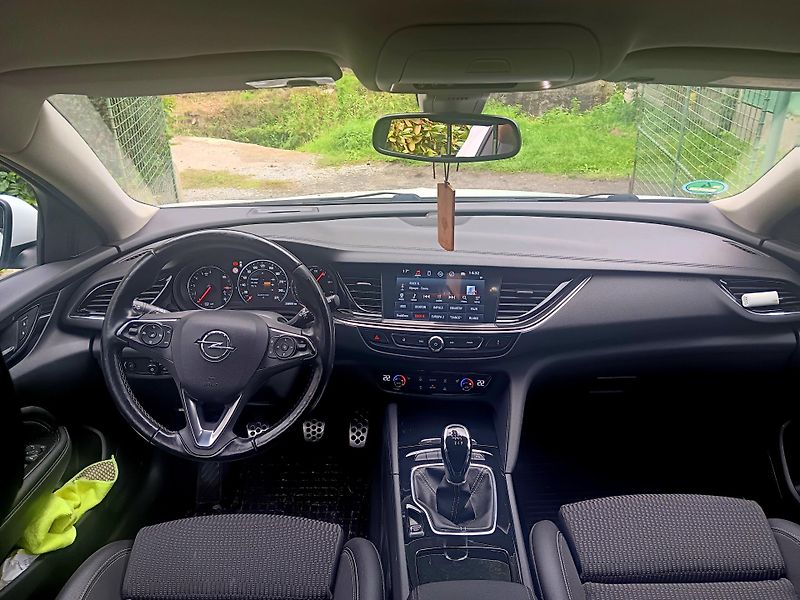 Opel Insignia (2018) - fotka 7 z 9