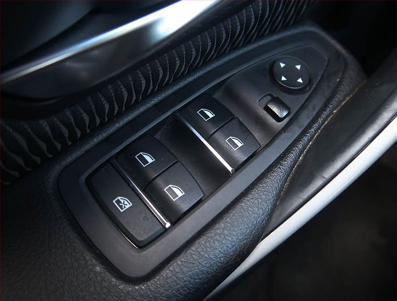 BMW Řada 3 (2018) 318 d, Automat, Serv.kniha - fotka 16 z 16