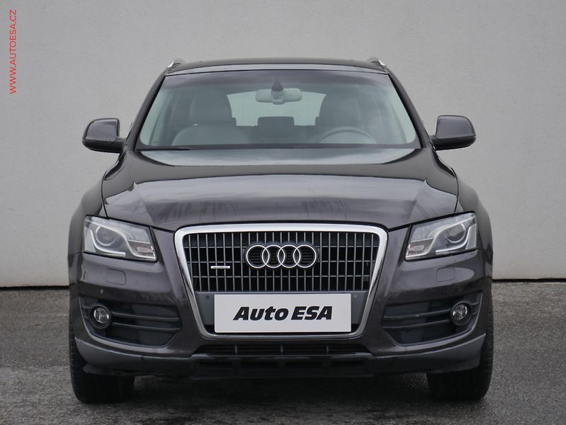 Audi Q5 (2011) 2.0TDi Quattro, 1.maj, AT - fotka 2 z 22