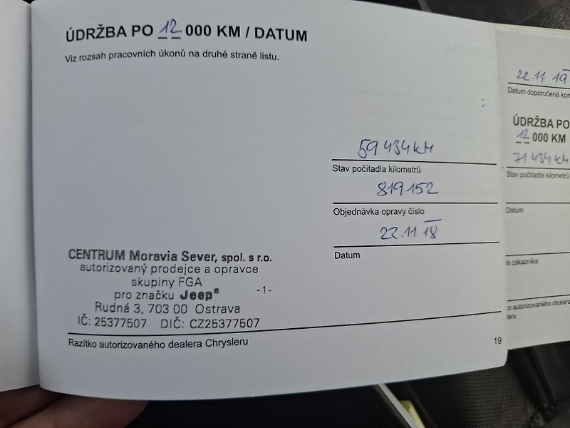 Jeep Cherokee (2014) 3,2 L V6 TRAIL RATED - fotka 16 z 16