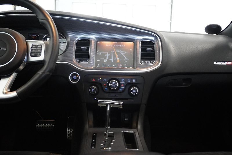 Dodge Charger 6.4 HEMI SRT 8 AUTOMAT - fotka 32 z 39