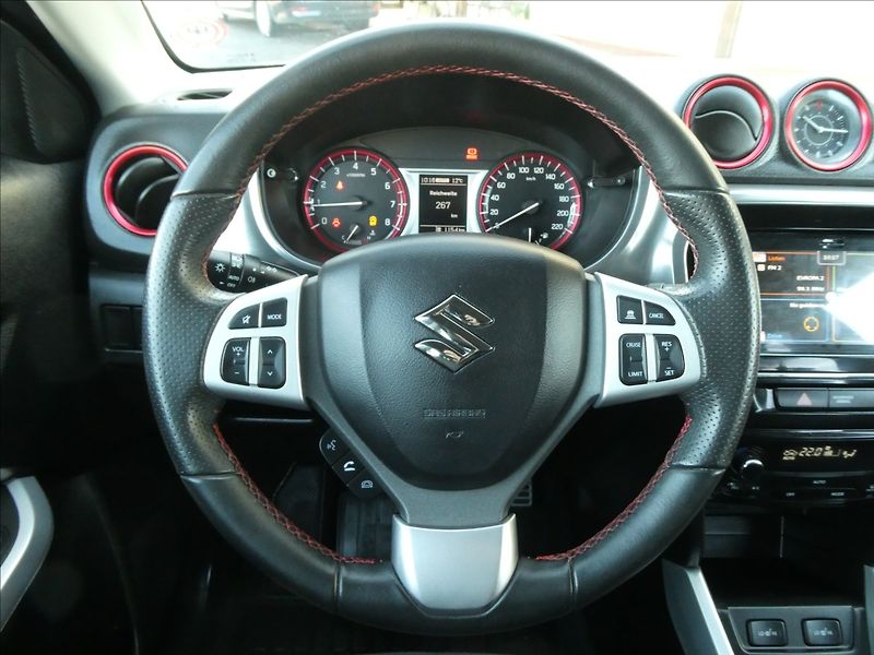 Suzuki Vitara 1,4 BJet 103kW 1.maj,4x4,závěs - fotka 34 z 49