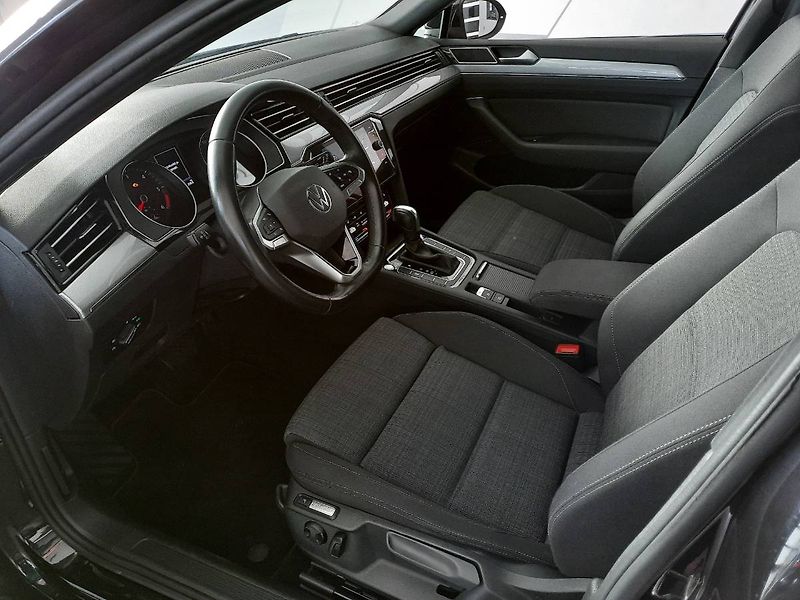 Volkswagen Passat Variant (2023) 2.0 TDI (110kW/150k) DSG, Busi - fotka 6 z 27
