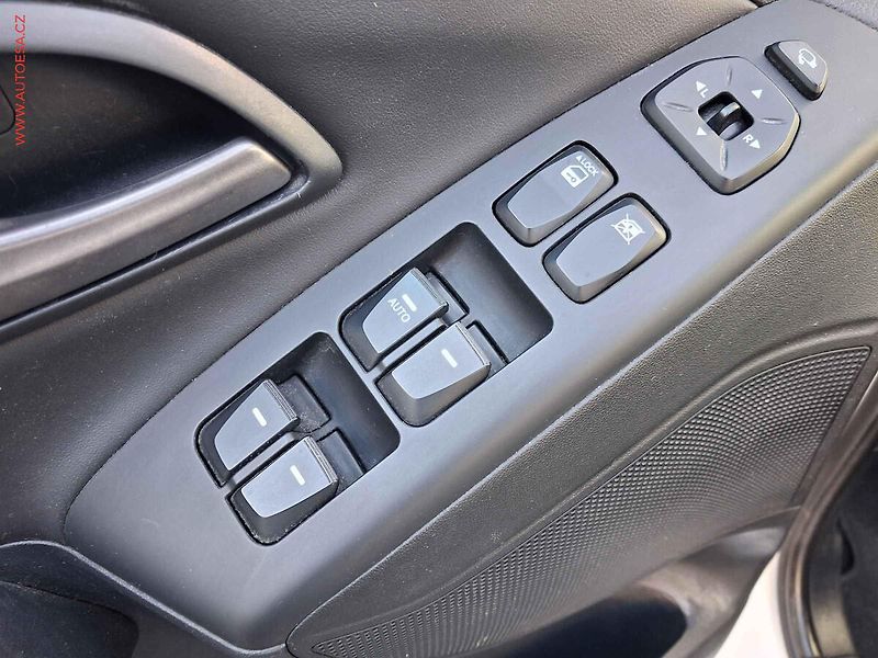 Hyundai ix35 (2014) 1.6 GDi, +ALU - fotka 13 z 17