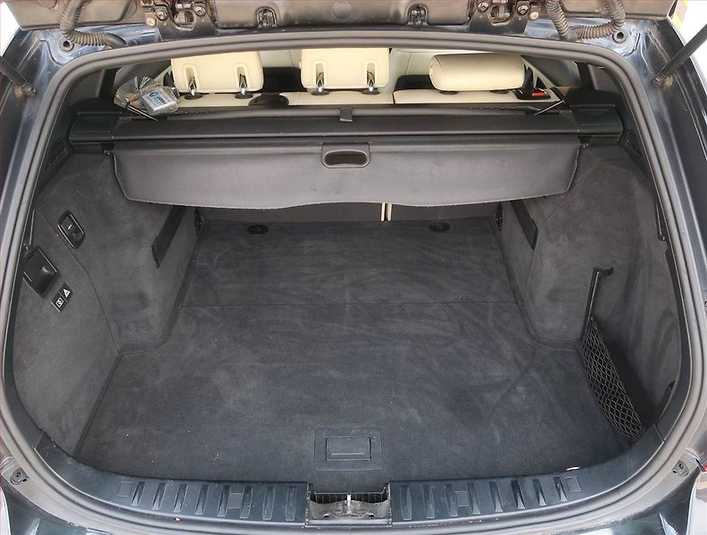 BMW Řada 3 (2009) 320 i, Navi, Xenony, Tempomat - fotka 13 z 19