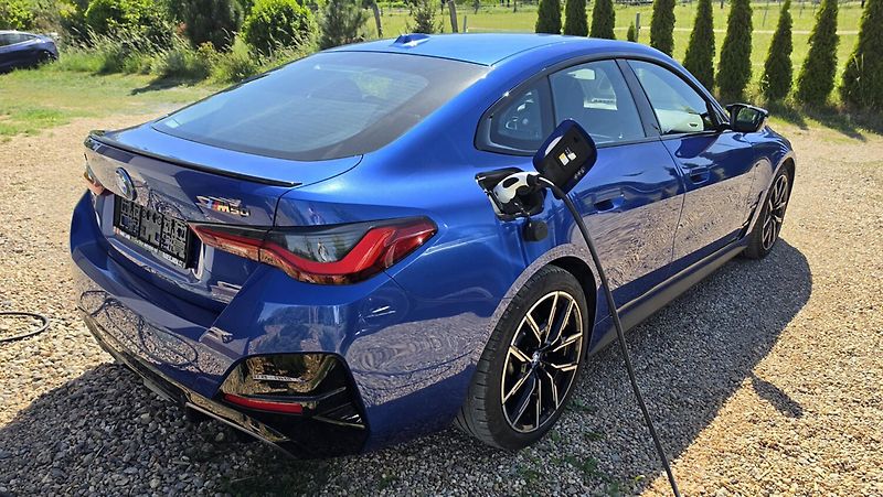 BMW i4 (2023) M50 xDrive - fotka 2 z 15