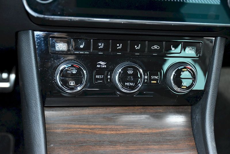 Škoda Superb (2021) Scout 2.0 TDI 147kW 4x4 DSG - fotka 22 z 35