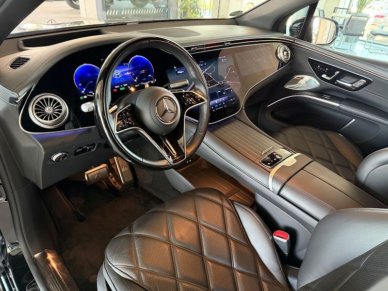 Mercedes-Benz EQS 680 4MATIC MAYBACH SUV - fotka 12 z 30
